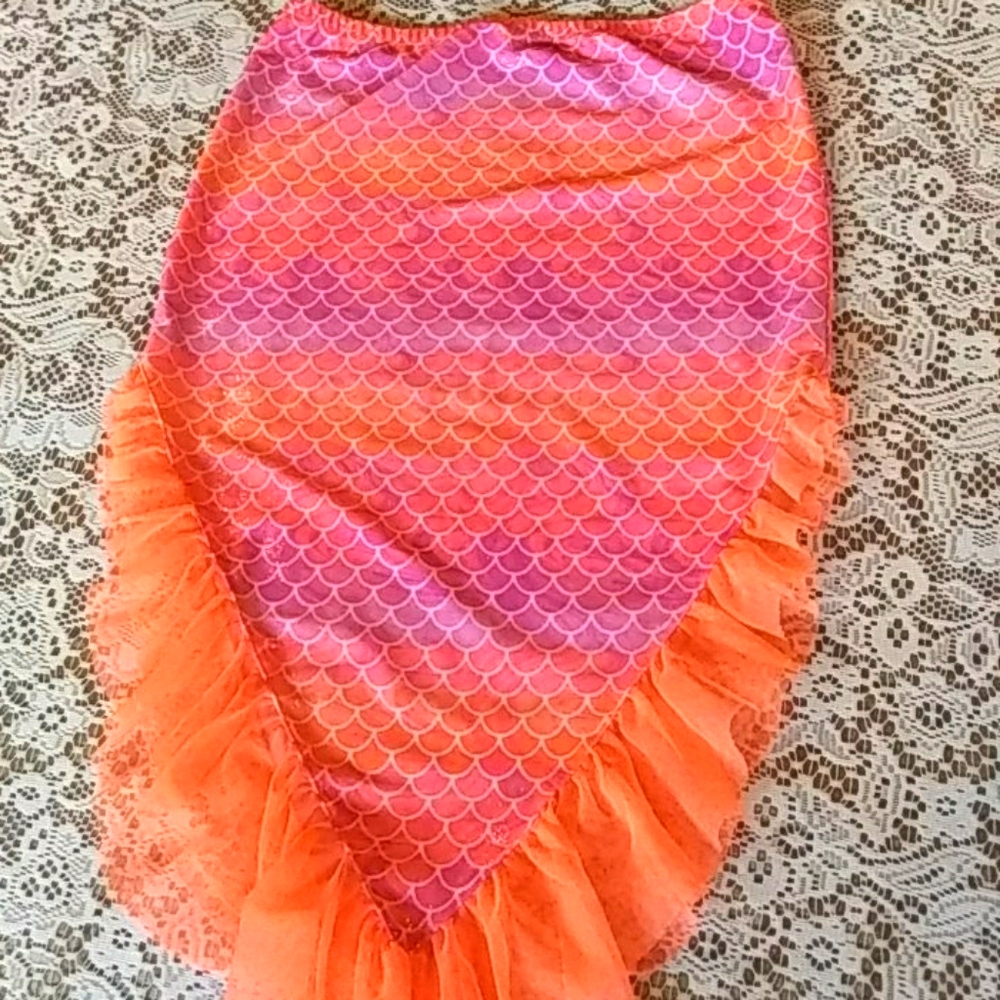 I'm selling a skirt for little girls